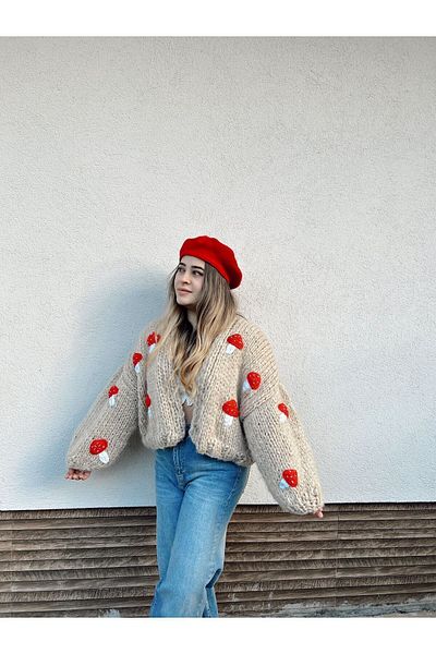 mihal boutique Ръчно плетена жилетка с мотив на млечна кафе гъба