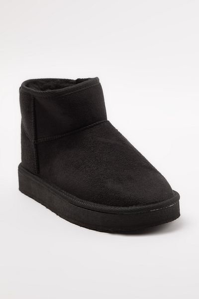 TRENDYOL SHOES Γυναικείες μπότες μαύρες γούνες με στρογγυλά δάχτυλα επίπεδες γόβες TAKAW25BO00029