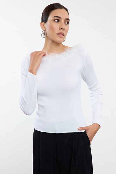 Trendyol Collection Ecru Knitwear Sweater - Collar Detail, TWOAW25KZ00132