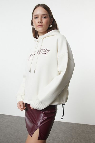 Trendyol Collection Fleecová Ecru úpletová mikina s kapucí – silná vnitřní, úpletová páska podrobně TWOAW22SW1806