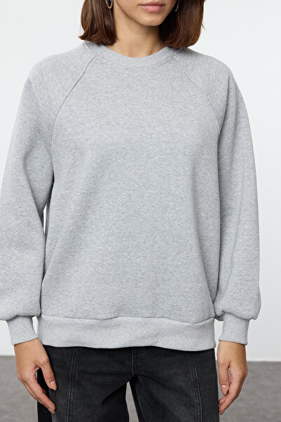 Trendyol Collection Gray Melange Relaxed/Comfortable Fit Basic Raglan Sleeve Crew Neck Knitted Sweatshirt Twoaw24Sw00104
