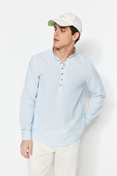 Trendyol Collection Neues blaues Slim Fit-Hemd – halbe Knopfleiste, Knopf, vorherrschender Kragen TMNSS20GO0097