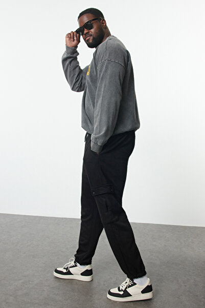 Trendyol Collection Plus Size Black Oversize/Wide Cut Thick Rubber Leg Sweatpants with Cargo Pockets Tmnaw25Aj00002