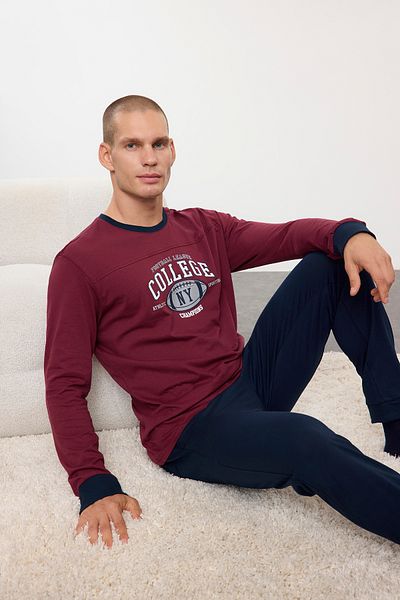 Trendyol Collection Pánská pyžama Claret Red Regular Fit – 100% bavlna, potištěná Tmnaw25Pt00006