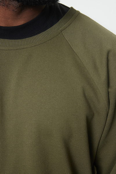 Trendyol Collection Χακί Plus Size Crew λαιμόκοψη Υπερμεγέθη/Φαρδιά κοπή εσωτερικά Fleece/Ζεστό φούτερ TMNAW24AO00007