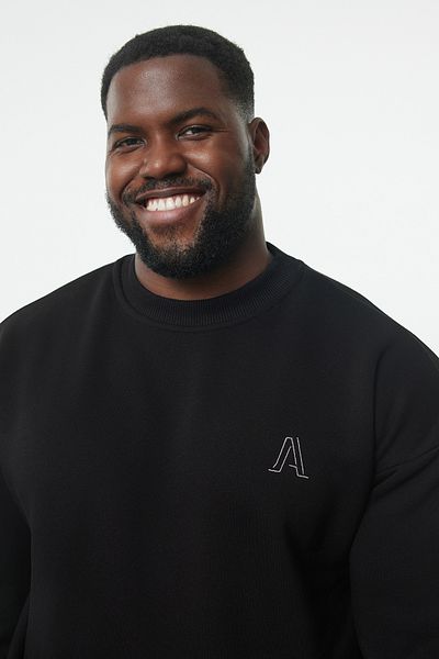 Trendyol Collection Μαύρο φούτερ από φλις σε μεγάλο μέγεθος - Crew Neck, Wide Cut TMNAW24AO00025