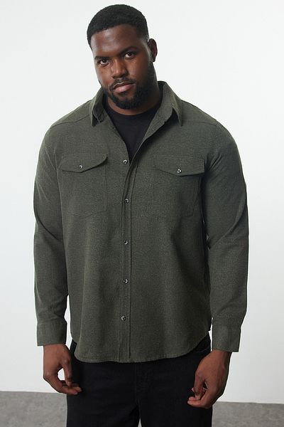 Trendyol Collection Winter-Holzfällerjacke aus khakifarbenem Flanell in Übergröße mit Taschen, reguläre Passform TMNAW25AX00007