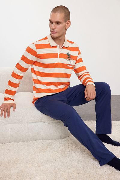 Trendyol Collection Pruhované pánské pyžamo s pololímečkem – Regular Fit, 100% bavlna Tmnaw25Pt00019