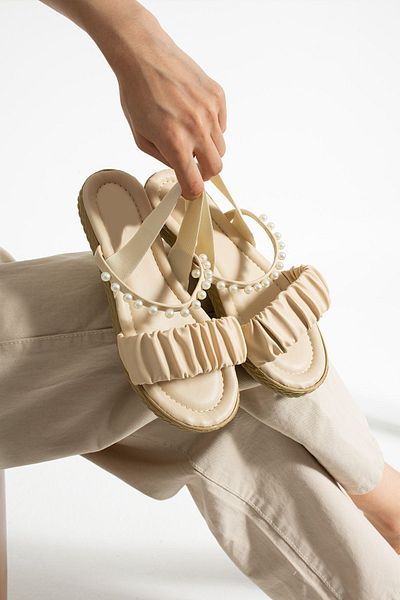 Moda Devrin Sandale elastice perle bej