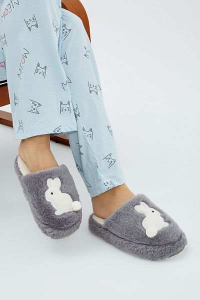 Moda Devrin Gray Rabbit Figured Furry Slippers House Slippers (There May Be a Tone Difference Due to Fabric Change)