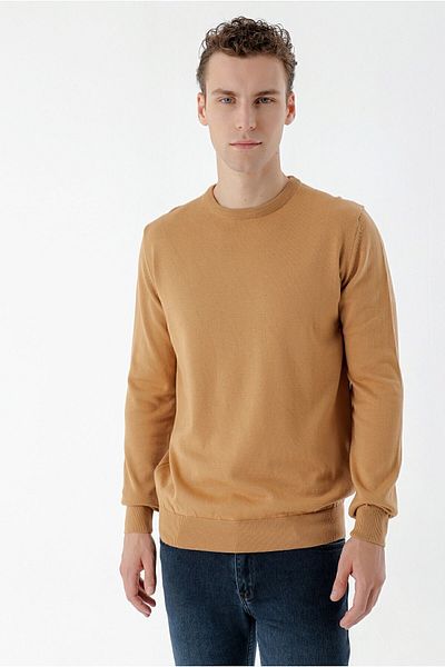Morven Мъжко трикотажно облекло Camel Basic с кръгло деколте с динамична кройка и удобна кройка