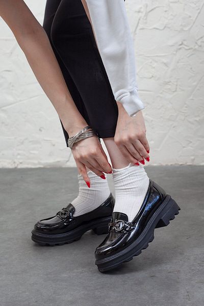 Adım Adım Loafer de damă din piele lacuită cu talpă groasă cu accesorii metalice