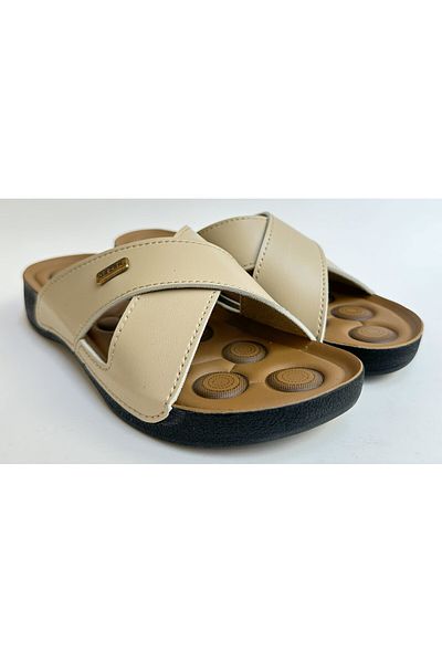 GEZER BANDĂ BEJ CU BANDĂ ANATOMICĂ TALPA FEMEI CASĂ OASPEȚI ȘI PAPUCI DE STRADĂ