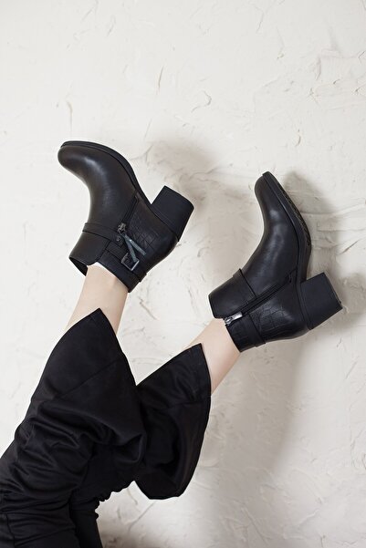 Adım Adım Γυναικείες μπότες καθημερινές μαύρες από γνήσιο δέρμα με φερμουάρ στο πλάι και μεταλλικά αξεσουάρ