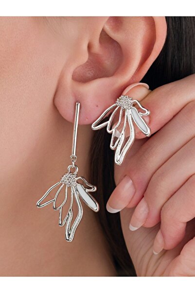 MRK Beyaz ve Gümüş Çiçekli Özel Tasarım Kadın Küpe