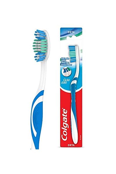 Colgate Medium Toothbrush Extending to Back Teeth with Triple Effect Tongue Cleaner