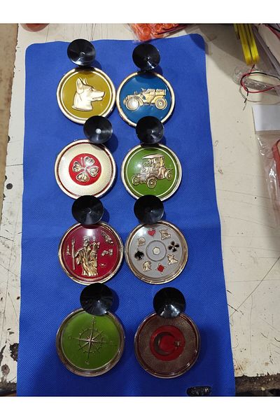 Akyol 8 Pieces of Illustrations with Crest Suction Cups - Special for Labellers