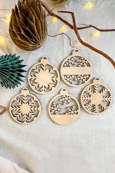 Elfora 5 Pieces Christmas Balls Model Christmas Tree Ornament 7 cm New Year Tree Ornament with String