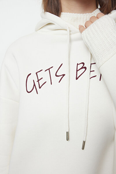 Trendyol Collection Fleecová Ecru úpletová mikina s kapucí – silná vnitřní, úpletová páska podrobně TWOAW22SW1806