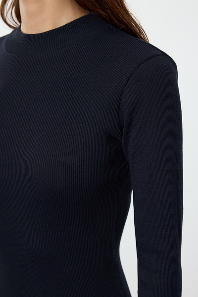 Trendyol Collection Sötétkék sztreccs zsinóros kötött mini ruha - fél garbó TWOAW21EL2244