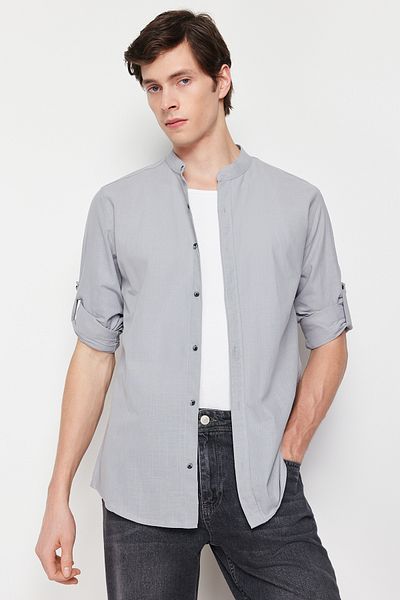 Trendyol Collection Graues Slim-Fit-Basic-Hemd mit Richterkragen und Epauletten aus 100 % Baumwolle TMNSS20GO0188