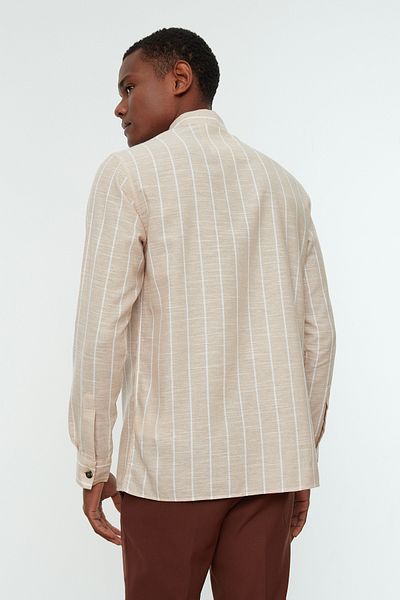 Trendyol Collection Beiges gestreiftes Hemd - Regular Fit, Kragen TMNSS22GO0032
