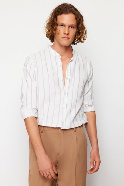 Trendyol Collection Ecrufarbenes Baumwollhemd mit vorherrschendem Kragen - Regular Fit TMNSS24GO00012