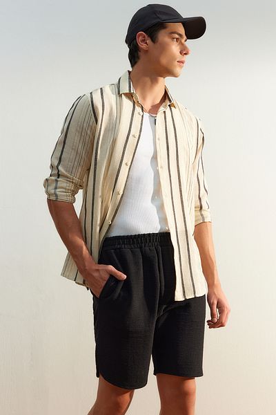 Trendyol Collection Premium Regular Fit Μαύρο ριγέ λινό πουκάμισο TMNSS23GO00056