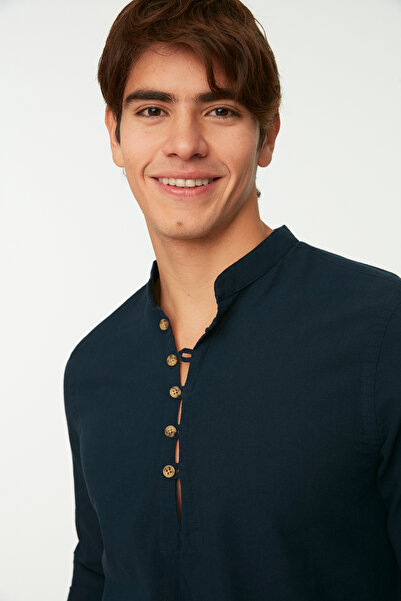 Trendyol Collection Marineblaues Slim-Fit-Hemd mit halber Knopfleiste und Richterkragen, neues Hemd aus 100 % Baumwolle TMNSS20GO0097