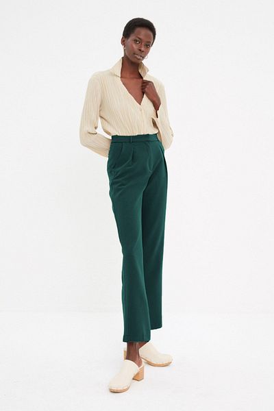 Trendyol Collection Dunkelgrüne, gerade/gerade, plissierte Stoffhose TWOSS21PL0155