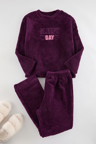 Trendyol Curve Plush Wellsoft Pajama Set with Purple Slogan - Heart Tbbaw25Ai00051
