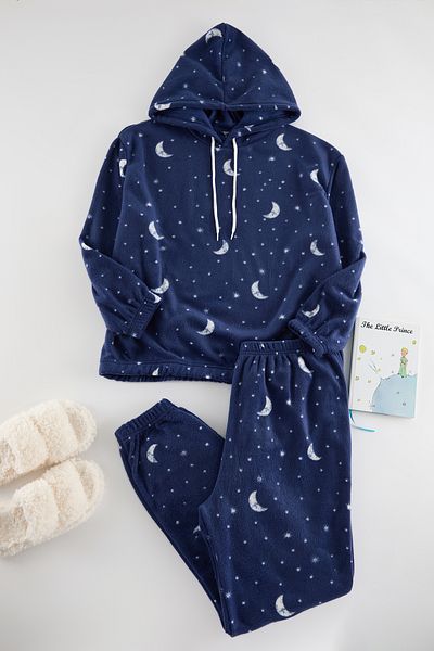 Trendyol Curve Galaxy mintás sötétkék gyapjú pizsama szett - kapucnis, TBBAW25AI00018