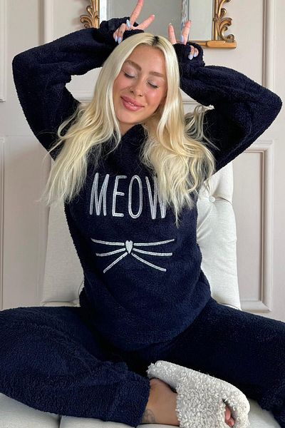 Pijamaevi Sötétkék Miau mintás teljes plüss pizsama szett