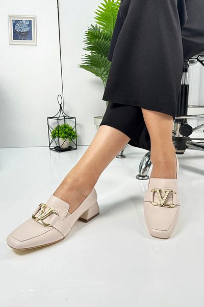 İmerShoes Дамски мокасини в бежов цвят - дантели с тъп пръст, V-образна катарама и детайл 701