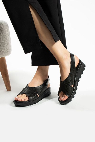 Moda Devrin Black Cross Anatomical Comfortable Sole Adjustable Buckle Sandals