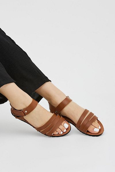 Moda Devrin Tan Flat Adjustable Velcro Sandals