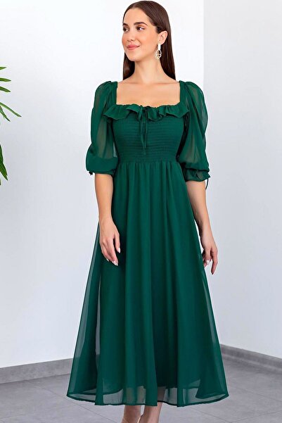 MissKybele Kare Yaka Göğsü Bağcıklı ve Gipe Lastik Detaylı Kısa Kol Astarlı Ş...