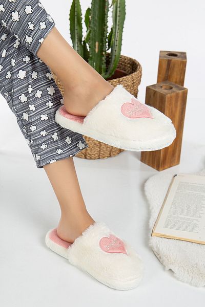 Slipcat Women's Home Slippers - Fluffy Heart Figure Slippers, Closed Front Furry Slippers