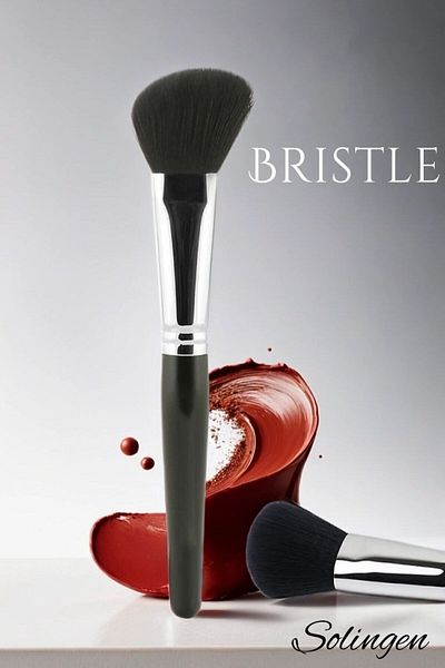 Transformacion Solingen720557 Model Angled Blush Brush