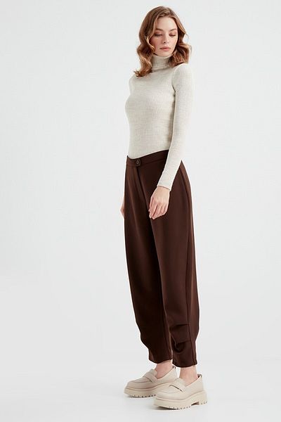 MAQ DESIGN Beige Trousers