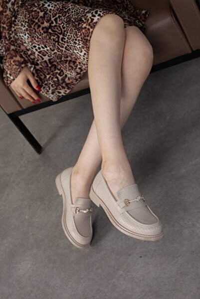 Adım Adım Kadın Metal Aksesuarlı Hafif ve Rahat Bej Günlük Loafer