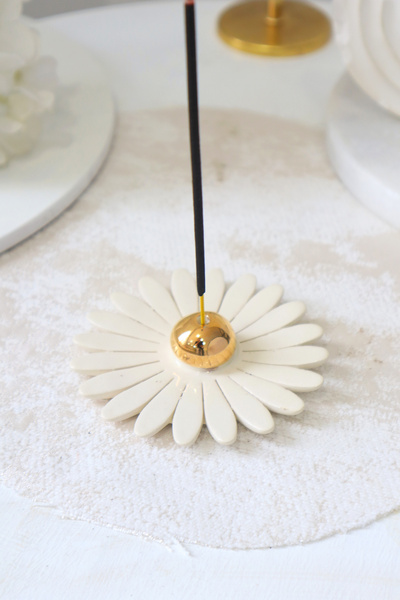 ada mia seramik El Yapımı Seramik Papatya Tütsülük 24K Altın Dekorlu