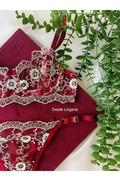 ARONA Green-White Flower Pattern Balaned Bra Set