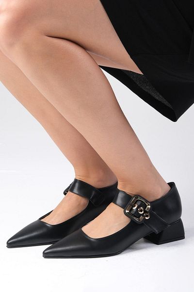 Mio Gusto Lilou Black Pointed Toe Women's Low Heel Shoes