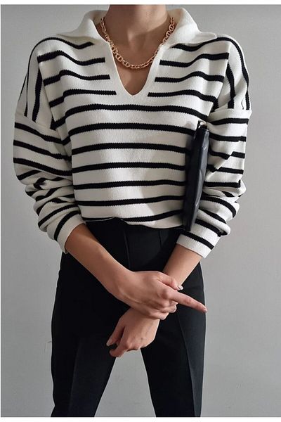 Butik Pulover alb pentru tricotaje cu mânecă lungă în dungi cu gât polo pentru femei