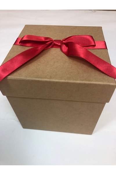 Kika Kurdeleli Kare Naturel Kraft 12,5x12,5x13,5 Cm Sert Hediye Kutusu 1 Adet
