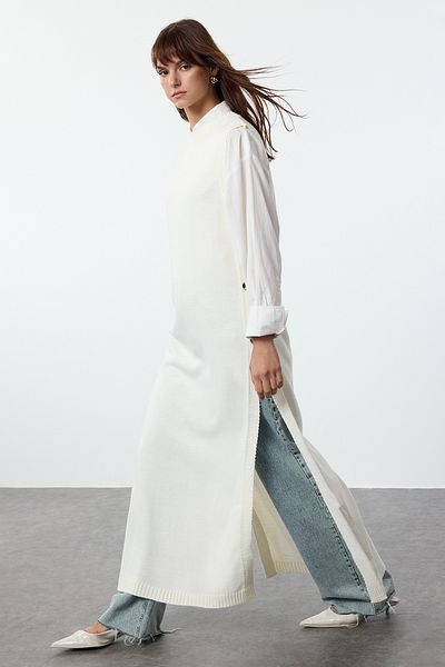 Trendyol Modest TheSSaloniki трикотажен пуловер - кремав, със странично копче TCTAW25UV00009