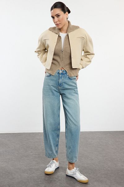 Trendyol Collection Blugi largi cu barrel albastru deschis cu talie înaltă - TWOAW25JE00195
