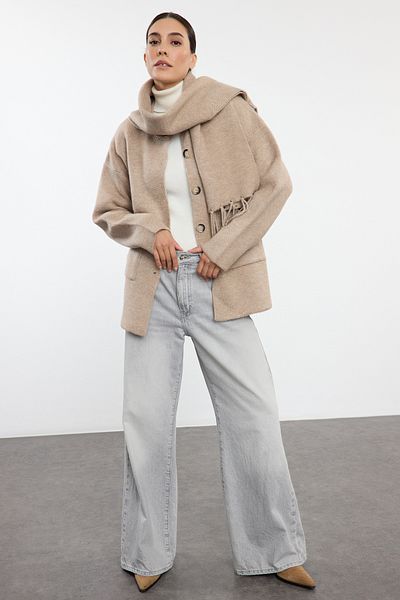 Trendyol Collection Weich strukturierter Nerz-Strick-Cardigan – weite Passform, Schal-Mantel-Look TWOAW25HI00181