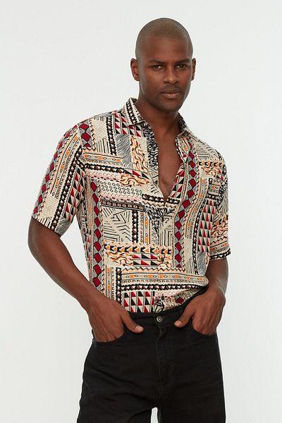 Trendyol Collection Apaş-Kragen, 100 % Viskose, ethnisches Sommerhemd – normale Passform, kurze Ärmel TMNSS22GO0289